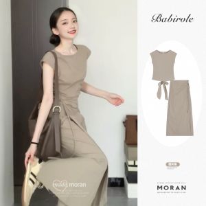 Fashionable Korean Style Summer Outfit for Women with Short Sleeves and Tie-Detail Top Half Length Skirt Elegant Two-Piece Set