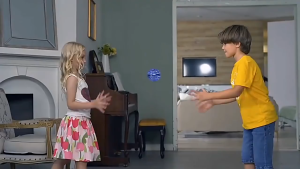 จัดส่งทันที UFO ลูกบอลบินวิเศษFlynova Pro บูมเมอแรงเหนี่ยวนําบินลูกโลกคลายเครียดไฟ LED ลูกบอลบิน ลูกบอล