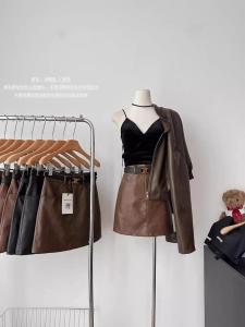 กระโปรงสั้นทรงเอ PU หนังสีน้ำตาลเอวสูง สไตล์อเมริกัน สำหรับผู้หญิงไซส์ใหญ่ ฤดูใบไม้ผลิและฤดูใบไม้ร่วง กระโปรงทรงเอเข้ารูป