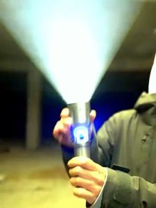 senter terang jarak jauh / Senter Smiling Shark SD7009 M80 Super Terang Powerbank Type-C Rechargeable Torch light Zoomable 3modes Waterproof / Senter Berburu Senter Anti Air / senter police swat lampu / senter emergency multi fungsi