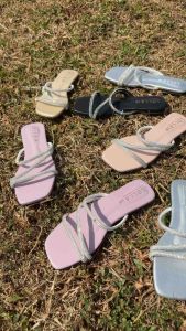 ✨TTFS✨ Elegant Women Flat Sandals with Sparkling Crystal Straps Chic Daily Wear G2000