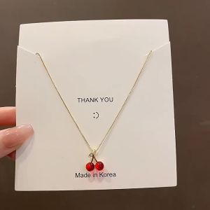 [New] KEEP IN TOUCH สร้อยคอ จี้ สร้อยจี้ เชอร์รี่สี แดง สไตล์แฟชั่น ง่าย สร้างสรรค์ ของแต่งร้าน ของขวัญ ผู้ใหญ่ [9002]