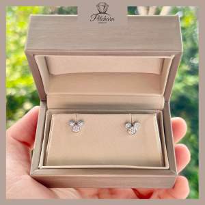 ต่างหูเพชรโมอีสรูปมิกกี้ ฝังเพชรขนาด10ตังค์ ตัวเรือนเงิน92.5%(D3006)