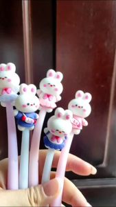 PULPEN LAMBAI RABBIT TINTA BIRU | PULPEN GEL TINTA BIRU 0.5MM | PULPEN GOYANG KELINCI RABBIT TINTA BIRU | PEN LUCU | ALAT TULIS SEKOLAH | ALAT TULIS KANTOR | ATK | ATS