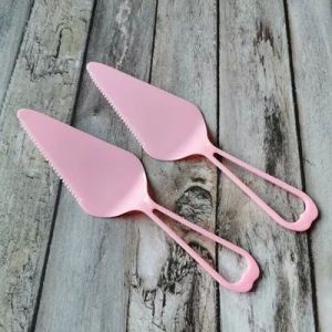 【YQ Bakery Store】 Ready Stock Plastic Cake Knife Seperate one pc disposable