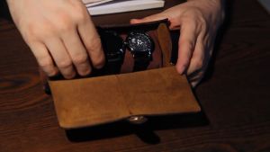 *พร้อมส่ง*หนังแท้ กล่องใส่นาฬิกาพกพา 3 เรือน（หนังวัว+ในวัสดุหนังไมโครไฟเบอร์）กล่องนาฬิกา กระเป๋าใส่นาฬิกา หนังม้าบ้า