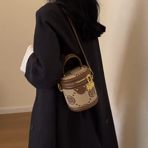 (สินค้าส่งจากไทย) กระเป๋าถือ สะพายไหล่ ทรงถัง LAN & KO BAGS กระเป๋าแฟชั่น (รหัส 08-024)