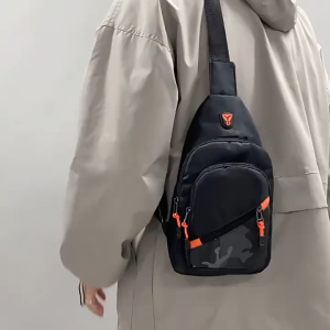 ส่งจากไทย กระเป๋าคาดอกผู้ชาย สายปรับสั้นยาวได้ ผ้าไนลอนกันน้ำ สามช่องซิปสายปรับได้