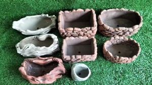 กระถางปูนลายไม้ กระถางปูนลายหิน ขนาด M-L ใช้ปลูกต้นไม้เล็ก ต้นแคนตัส มีรู้ระบายน้ํา