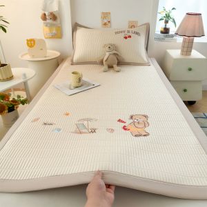 AIYUN | Cartoon Embroidery Air Conditioning Mat Set