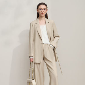 AMII | Commute Style Tie Wide Shoulder Padded Suit with Belt