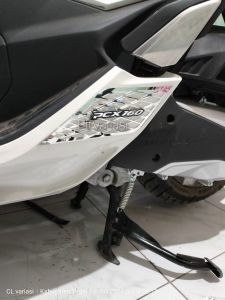 GARNIS AKRILIK MOTOR PCX 160 PENGAMAN BODY bawah push step