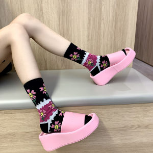 Trendy Fashionable Cotton Crew Socks