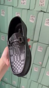 [CÓ HỘP] Mã 5775 Giày mọi giày lười giày công sở Nam mũi tròn da mềm kẻ ô kiểu khóa ngang sang trọng hàng QC size 39-44❣️