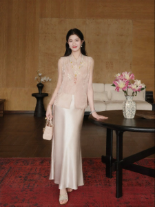 LINGQIAN | New Chinese Style Linen Embroidered Satin Fish Tail Dress