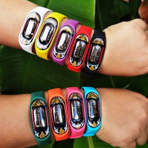 สำรองเสื้อข้อมือ ท้าวเวส รับโชค พร้อมเลี่ยมกรอบพลาสติก กันน้ำแกะลาย ปลูกเสก ง่ายพิกเซอร์