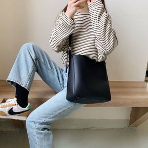 Trendy Bucket Bag Large Capacity Crossbody Bag for Women Students Fashionable Korean Style Casual Shoulder Bag Soft PU Leather