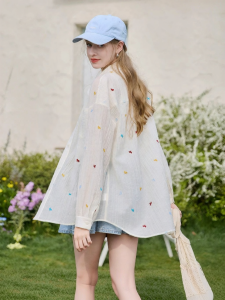 XIANGYING | White Lightweight Embroidered Age-reducing Cardigan