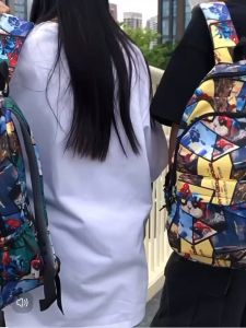 พร้อมส่งกระเป๋าเป้จุของได้เยอะเทรนด์แฟชั่นกระเป๋าเป้น่ารักความจุขนาดใหญ่กระเป๋าเป้ลายการ์ตูนรักเรียนแฟชั่น