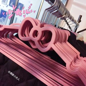 กิ๊บติดเสื้อผ้ารูปหัวใจสีชมพู กิ๊บติดเสื้อผ้าแบบไม่มีรอย 10 ชิ้น กิ๊บติดเสื้อผ้าแบบมีสายรัดรูปผีเสื้อ กิ๊บติดเสื้อผ้าแบบกันลื่นสำหรับใช้ในบ้าน