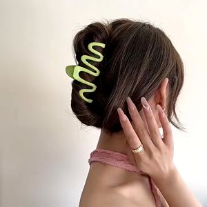 Kẹp Tóc Gợn Sóng Trái Tim Bằng Acrylic Cho Nữ