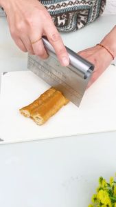 1PC Stainless Steel Dough Pastry Scraper Pizza Cutter Chopper with Measuring Scale Multipurpose Cake Bread Separator Scale Knife