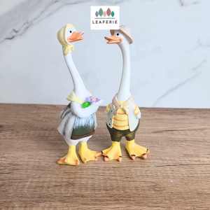 The Leaferie Milo and Mable duck garden decoration set (2 Pieces) ornaments pots planter