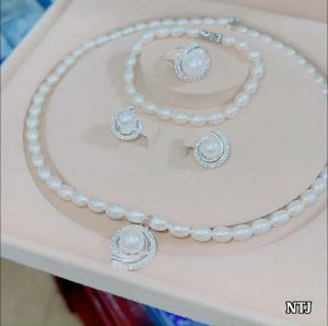 Bộ trang sức dây chuyền bông tai vòng tay ngọc trai nuôi nước ngọt 8mm chất lượng cao thiết kế đẹp mắt thích hợp làm quà tặng các bà các mẹ