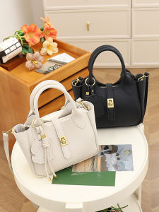 กระเป๋าสะพายข้างหนังนิ่มลายมะพร้าวสำหรับผู้หญิง ฤดูใบไม้ร่วง 2025 กระเป๋าสะพายข้างทรงถังสำหรับผู้หญิงแบบใหม่ กระเป๋าสะพายข้างสำหรับเดินทาง