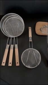 Chao Lưới Inox Cán Gỗ – Vợt Inox 14cm/16cm – Dụng Cụ Vớt Thực Phẩm Lọc Dầu Rổ Lưới Inox Nhà Bếp