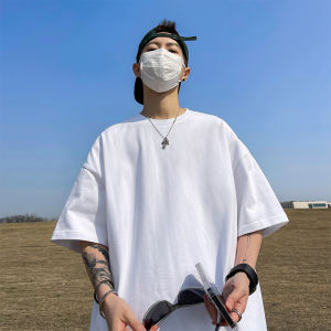 เสื้อยืดคอกลมแขนสั้นทรงหลวมสไตล์อเมริกันสำหรับผู้ชาย สีดำ ผ้าฝ้ายระบายอากาศได้ดี ฤดูร้อน 2024 เสื้อผ้าผู้ชายคุณภาพเยี่ยม