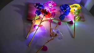 Bunga Mawar Foil Emas Buatan Mawar Hadiah Ulang Tahun Hari Valentine Bunga Mawar Plastik