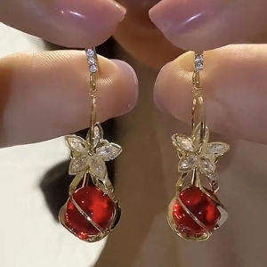 New 2025 Cats Eye Stone Earrings Womens French Zircon Hook Luxury Elegant High-End Feeling Ear Jewelry Fashionable Fresh out