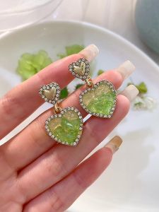 Green Ear Clips for Women Summer Flower Ear Clip without Piercing 2024 New Elegant Fashion Women Pearl Design Earrings