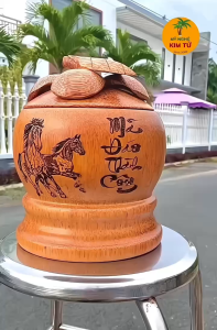 [TẶNG KÈM ẤM] Bình Ủ Ấm Trà Gỗ Dừa Giữ Nhiệt Cao Cấp Điêu Khắc Mã Đáo Trang Trí Decor Quà Tặng Sang Trọng 1000ml