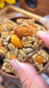 WooNut Freshly Packaged Sunflower Seed Almond Pie High Quality Meal Replacement Healthy Snack