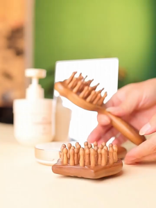 หวีไม้คุณภาพสูง หวีไม้ห้ากรงเล็บ หวีไม้หอมดอกเลาแท้ หวีนวดเส้น ลดผมร่วง หวีไฟฟ้าสถิตย์ ดีไซน์แมวน่ารัก ตัวเลือกหลากหลาย