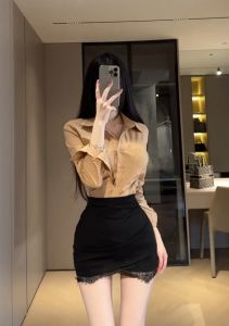 เสื้อเชิ้ตใส่แล้วดูหน้าอกสไตล์เกาหลีทงแดมุนแบบใหม่ปี2024เสื้อเชิ้ตผู้หญิงแมตช์ง่ายจับจีบเก็บเอวใส่แล้วดูผอมเพรียวสำหรับผู้หญิงมีความเป็นผู้หญิงเซ็กซี่