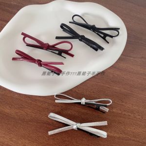 กิ๊บติดผมทรงปากเป็ด PU หนังสีสันสดใสพร้อมโบว์ผีเสื้อ 2 ชิ้น กิ๊บติดผมตกแต่งทรงเจ้าหญิง ทรง 3 มิติ สำหรับผู้หญิง