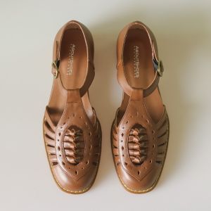 Roman Style Hollow out Sandals Womens Thick Heel Flat Bottom Shoes Vintage French Retro Design Open Toe Comfortable Casual Loafers