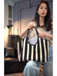 Túi Tote Dệt Mạng Rỗng Dung Tích Lớn Mùa Hè Mới Túi Đeo Vai Thường Ngày Đi Làm Túi Đeo Vai Nữ Túi Đeo Vai Dệt Mạng Rỗng Thời Trang