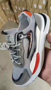 รองเท้ากีฬาชาย ดีไซน์ทันสมัย ​​รองเท้าตาข่าย ระบายอากาศ รองเท้าวิ่งชายสุดเท่ พื้นนุ่ม สัมผัสสบายเท้า