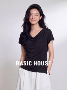 Basic House | V-Neck Slit Hem Womens T-Shirt Black