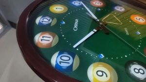14" Wood Billiard Wall Clock Pool Ball Snooker Game Wall Clock
