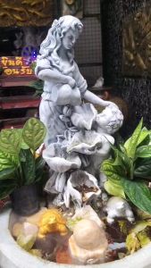 ตุ๊กตา วินเทจ ปูนน้ำพูด มี น้ำล้น น้ำตก และ คิวปิด สวนใหญ่, บ้านและสวน Vintage