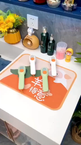 Sikat Sepatu Multifungsi dengan Lubang Detergen Bulu Lembut 17CM SH K01