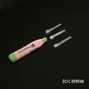 Flashlight Earpick / Pengorek telinga berlampu