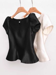 เสื้อเชิ้ตแขนสั้นผู้หญิงสไตล์ฝรั่งเศส ทรงเข้ารูป ดีไซน์เก๋ไก๋ คอลเลกชั่นฤดูร้อน 2025 เส้นใยอะซิเตท คอตั้ง สไตล์ทำงาน