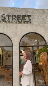 Hijab Segiempat Tassel: Jilbab Premium untuk Acara Formal