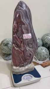 Cây đá tự nhiên màu đỏ Cao 63 cm nặng 36 kg cho mệnh Thổ và Hỏa CUNG ĐẠI CÁT